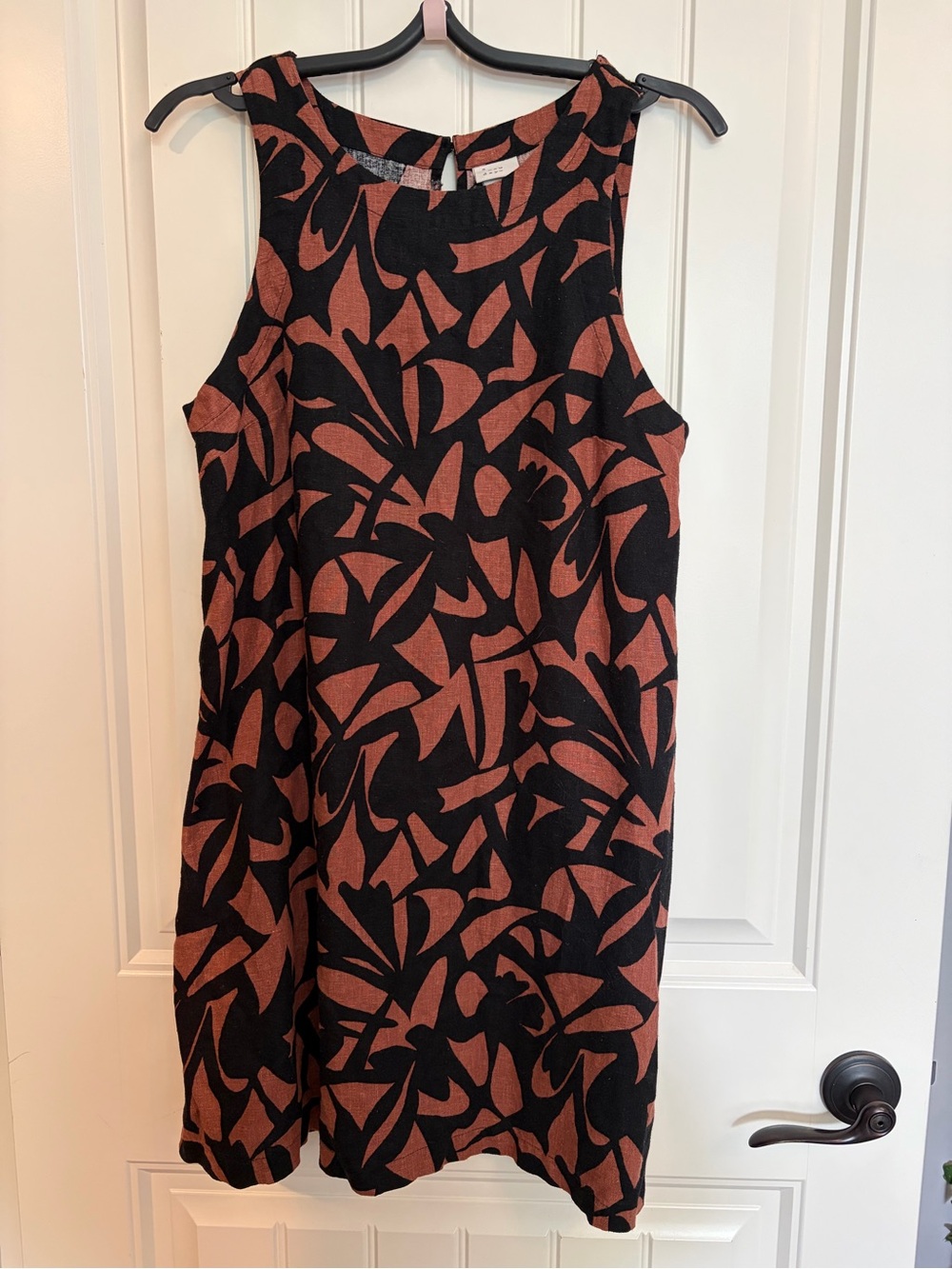 Summer Sleeveless Black and Tan Print Shift Dress